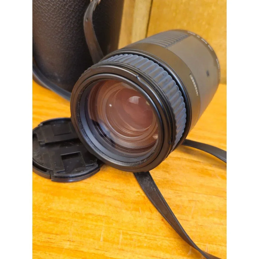 Sigma 70-210mm F4-5.6 DL Zoom Lens With Case & Caps For SLR Cameras